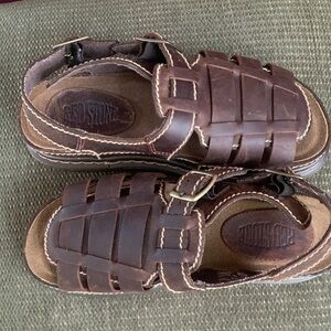 Red Stone Women’s Brown Leather Sandals. NWOT
